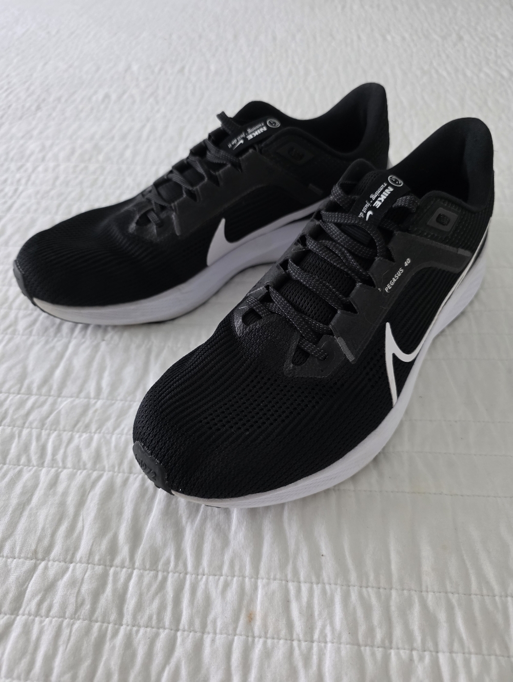 Nike Pegasus 40 Men's Size 11.5 Black and White Running Sneakers - Picture 7 of 16
